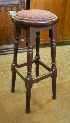 Sgabello pub imbottito alto